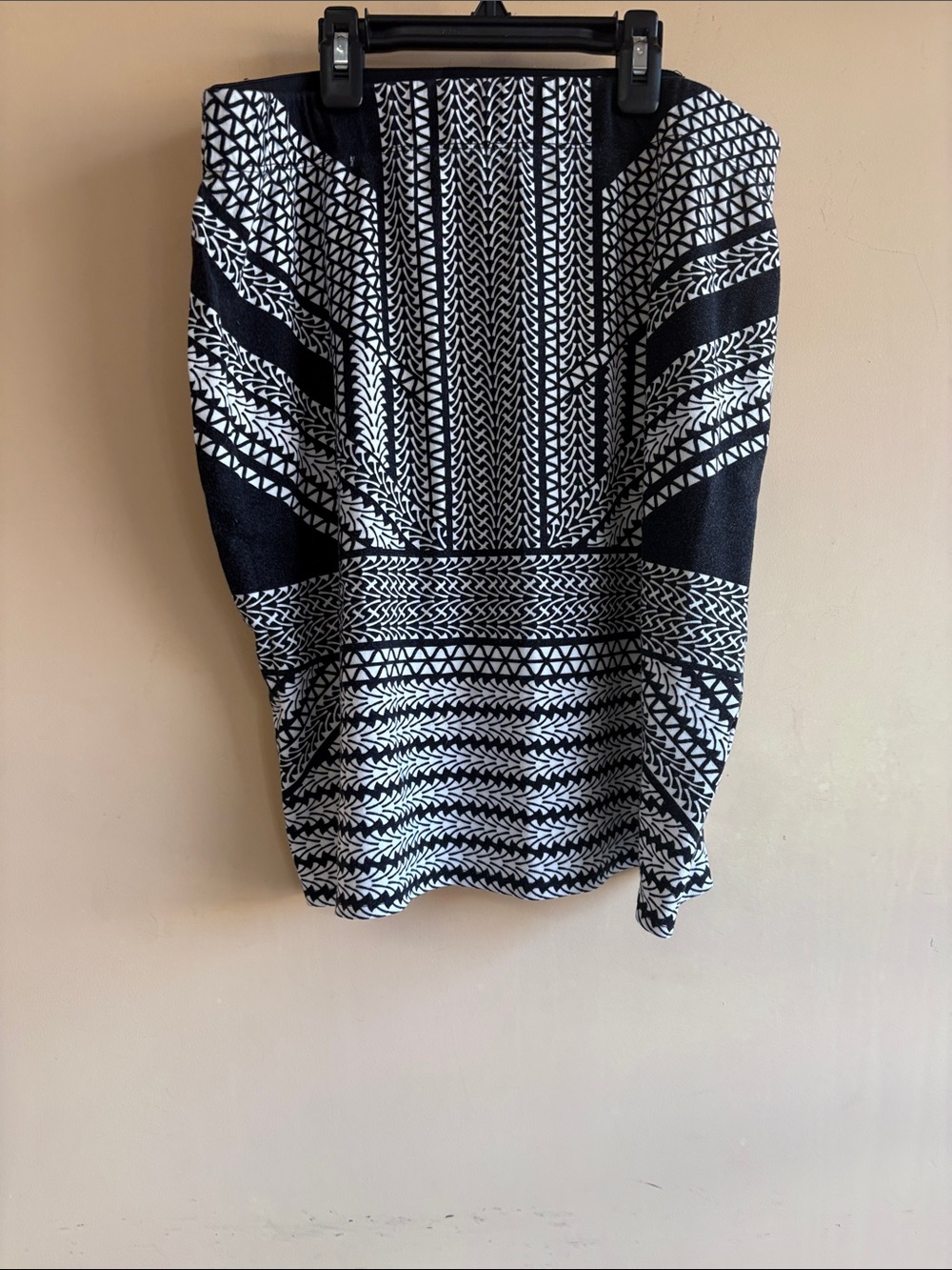 Max Studio Black and White Geometric Midi Skirt